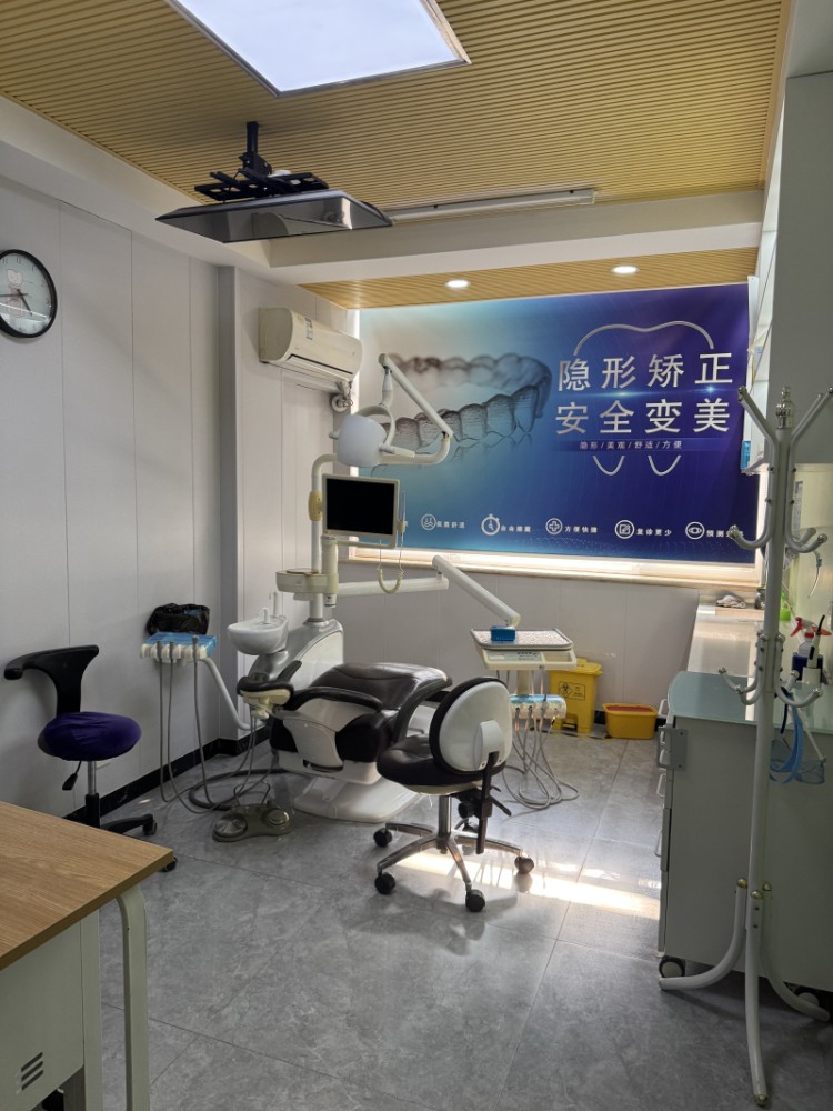 石家庄种植牙术后怎么护理？多久能刷牙用牙线？